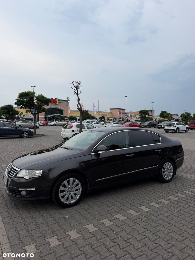 Volkswagen Passat 2.0 TDI DPF DSG Comfortline - 2