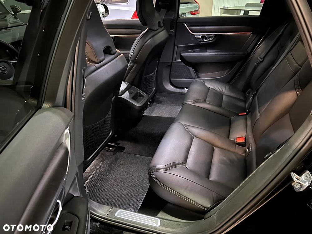 Volvo V90 Cross Country B5 D AWD Momentum Pro - 2