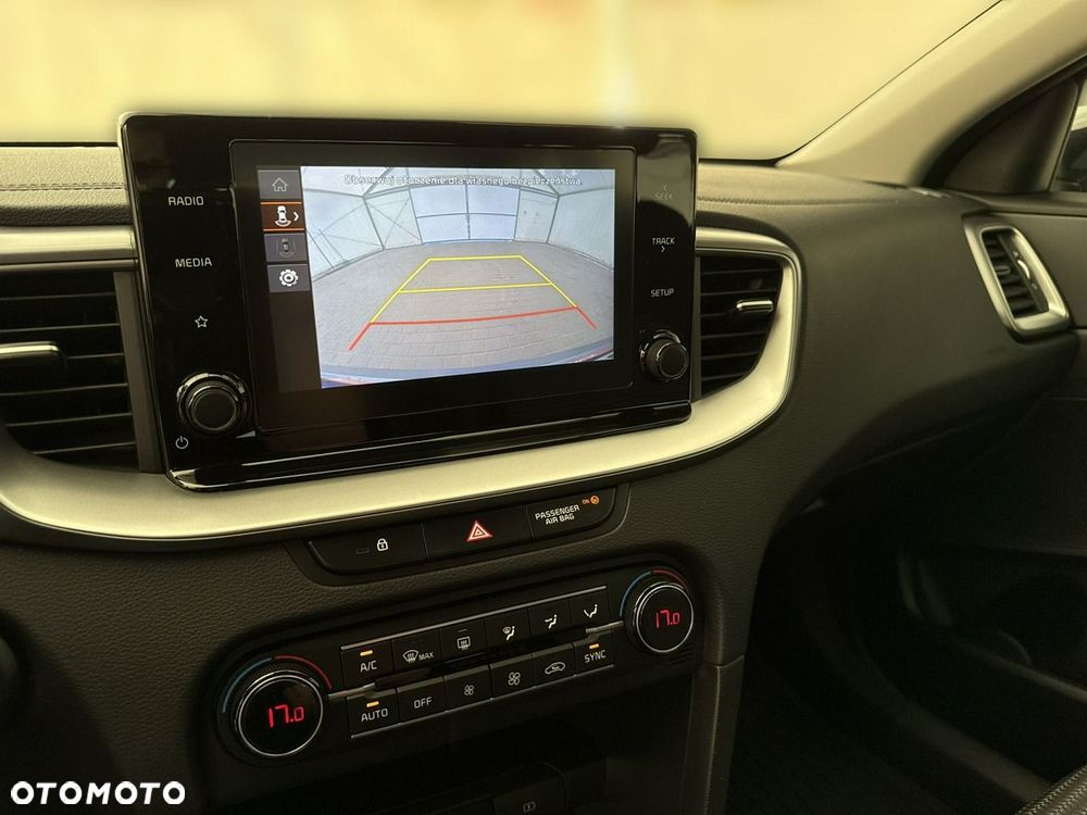 Kia Ceed - 26