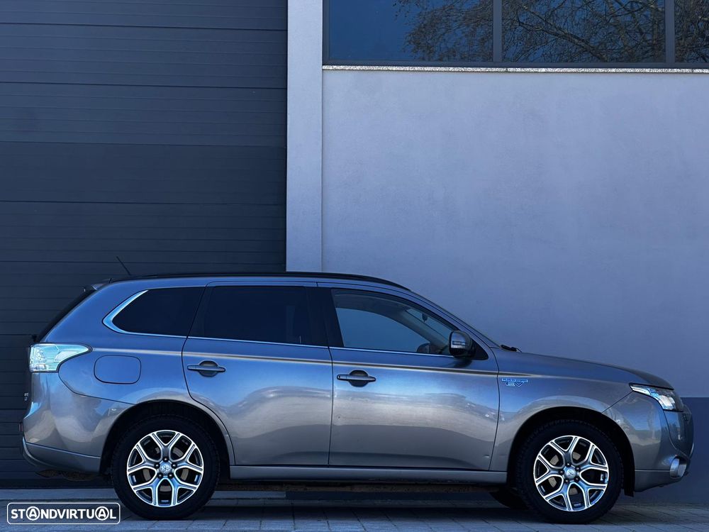 Mitsubishi Outlander 2.0 4WD - 10