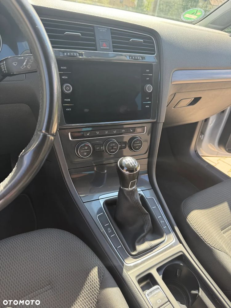 Volkswagen Golf - 12