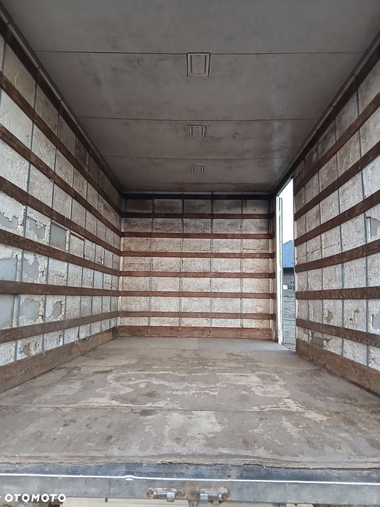 Mercedes-Benz 616 - 4