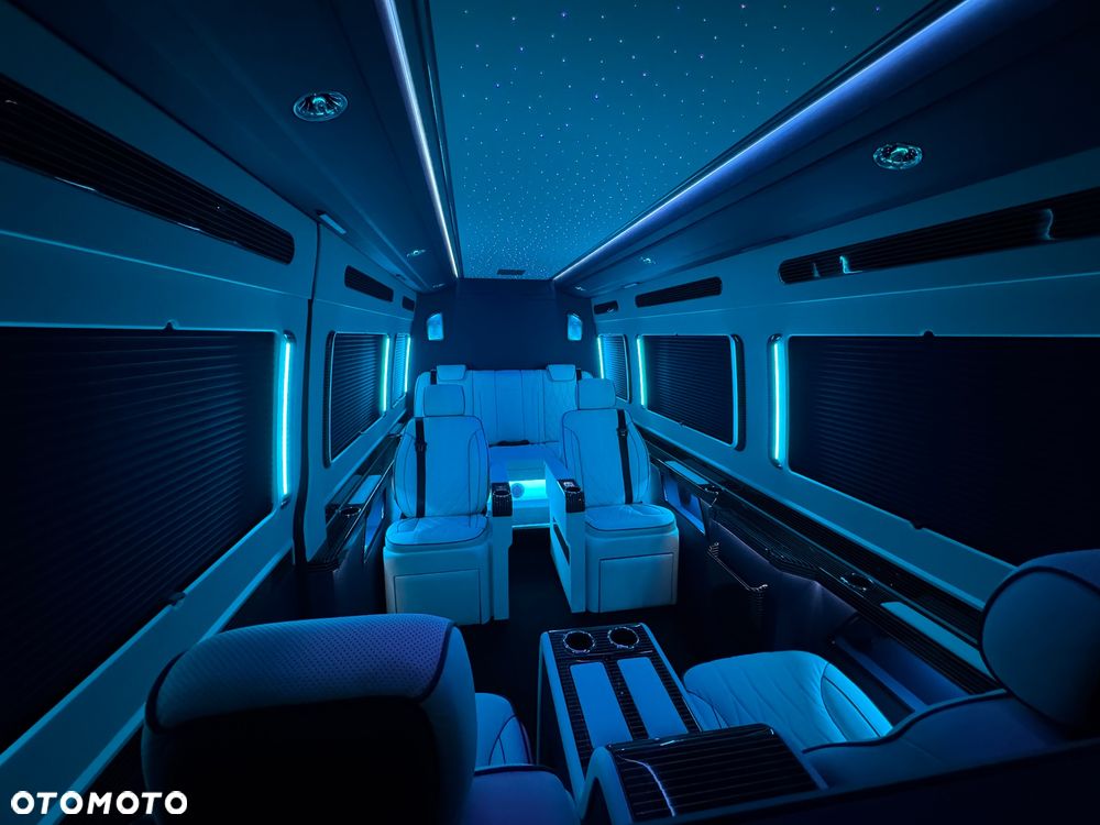 Mercedes-Benz Sprinter - 25