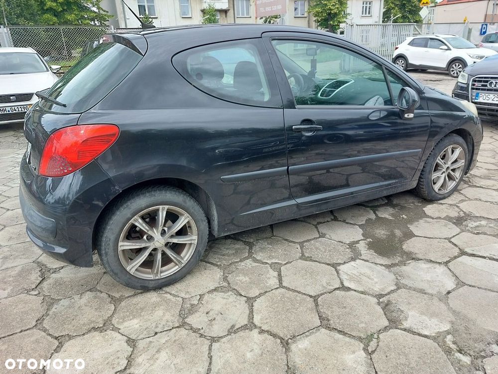 Peugeot 207 - 8