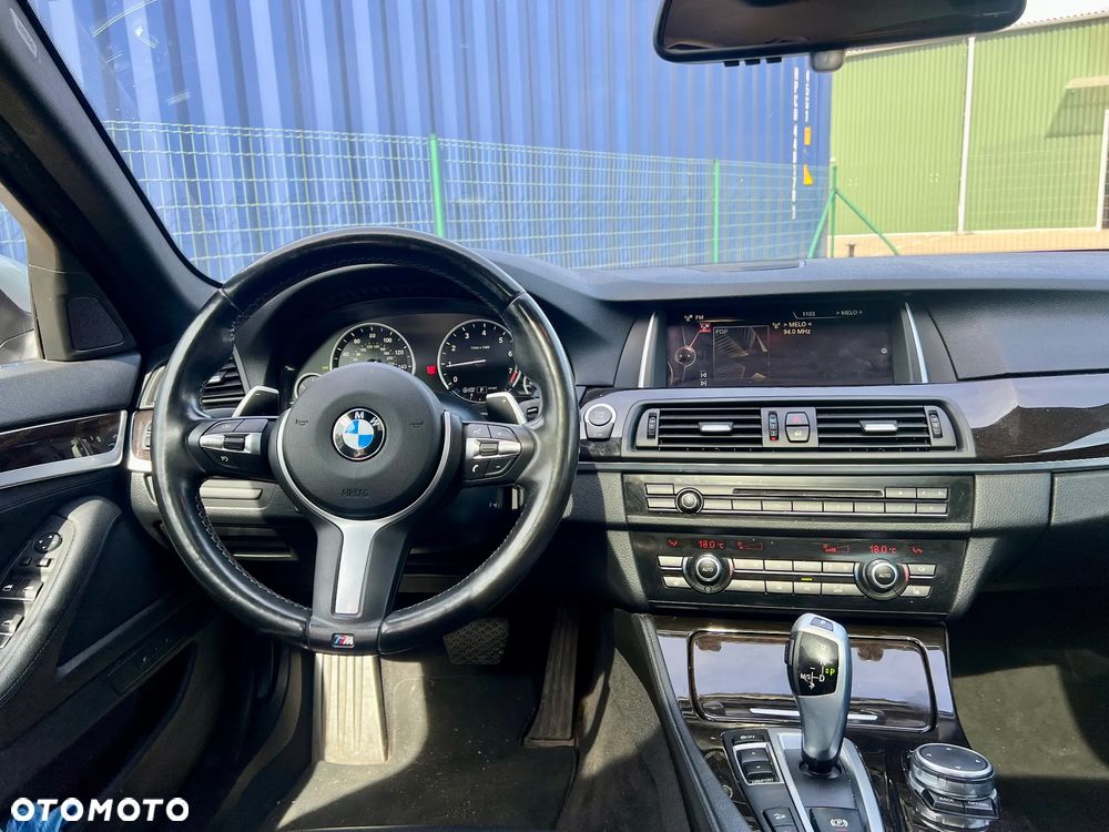 BMW Seria 5 528i xDrive - 18