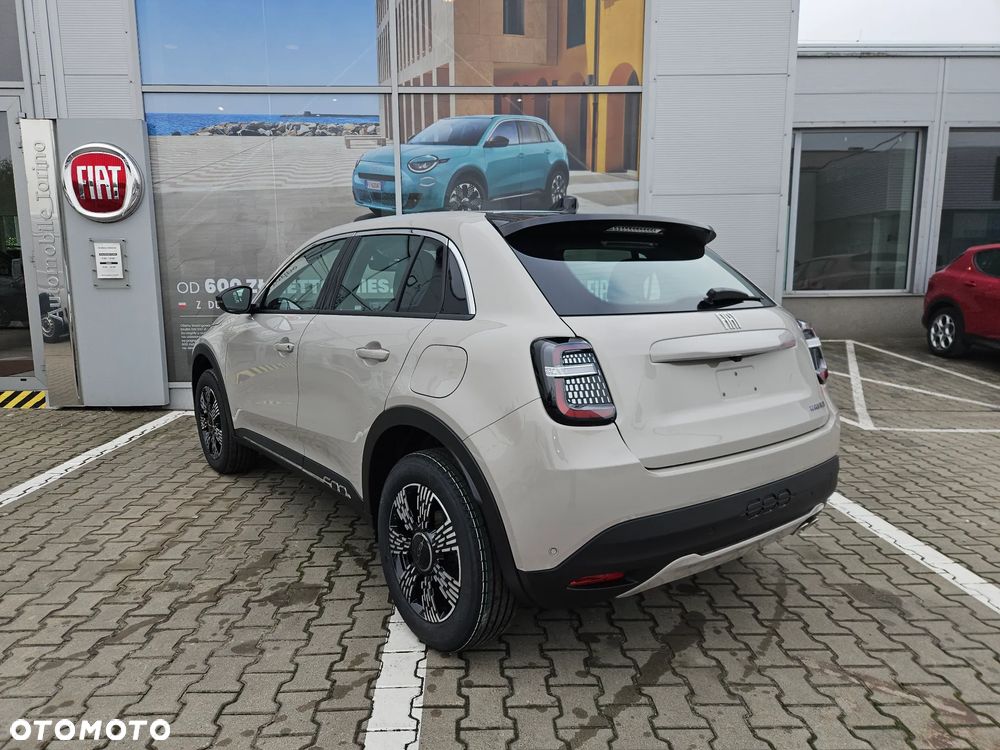 Fiat 600 1.2 Turbo Hybrid eDCT - 4
