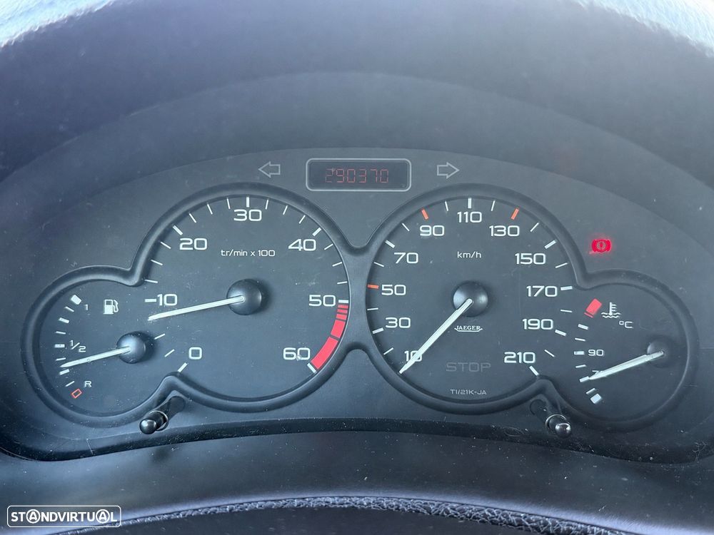 Peugeot 206 - 8