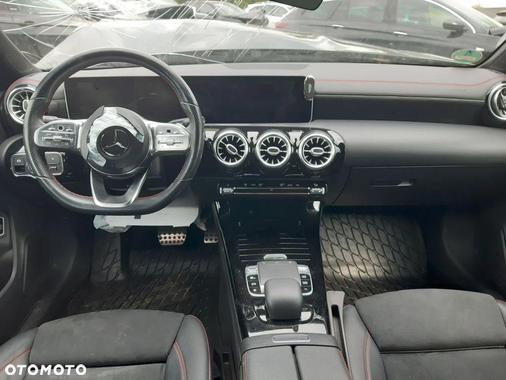 Mercedes-Benz CLA 180 7G-DCT AMG Line Advanced Plus - 10