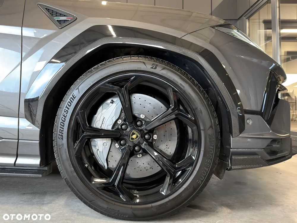 Lamborghini Urus - 11