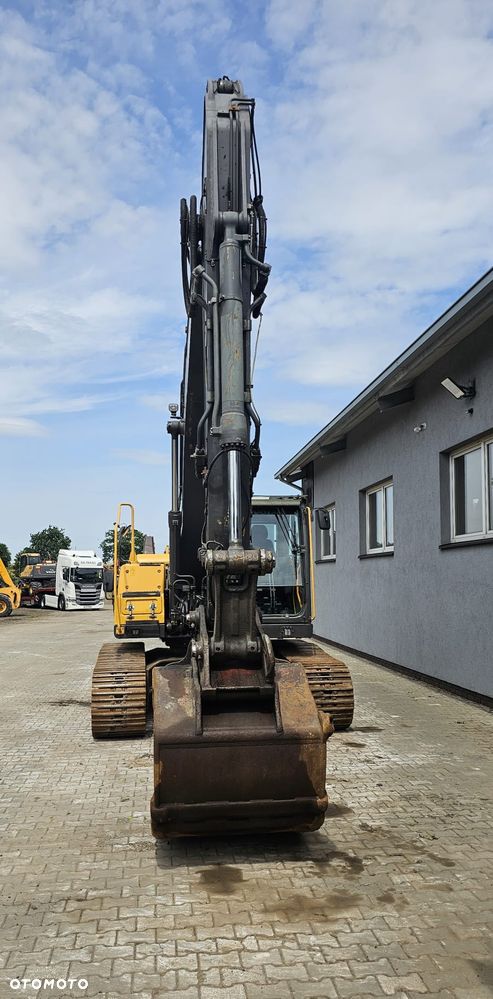 Volvo EC220DL - 8