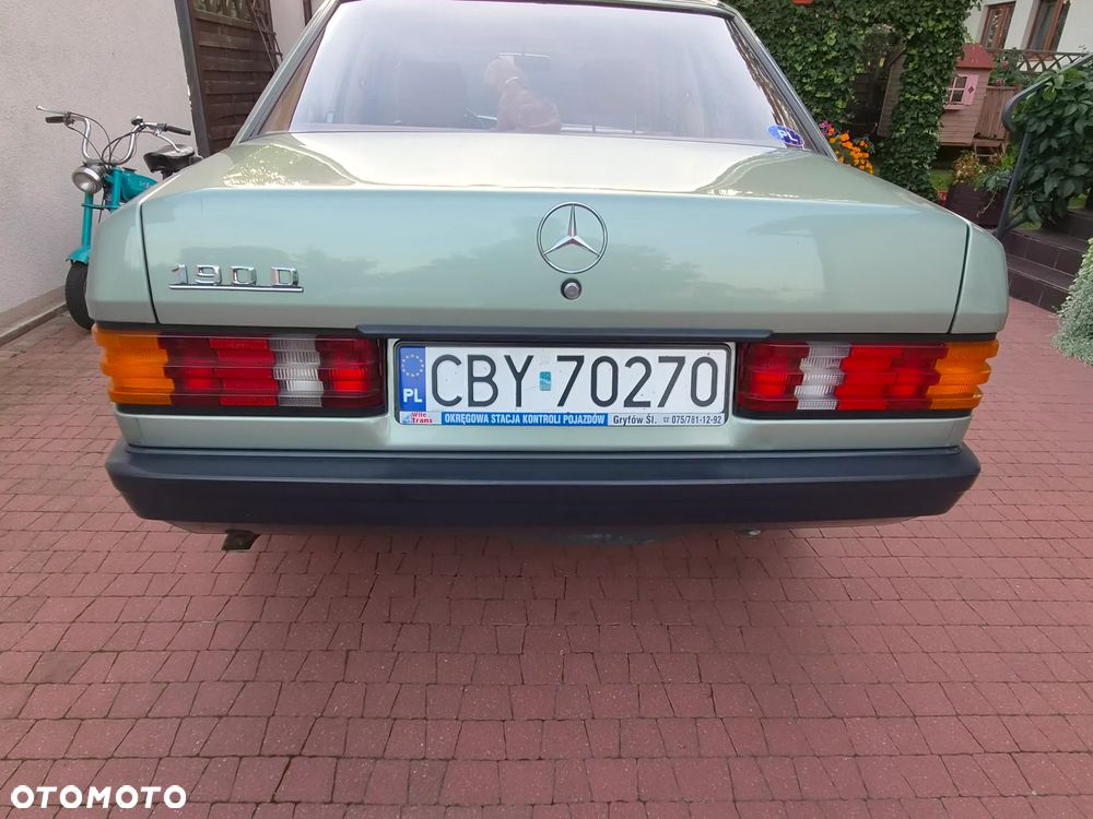 Mercedes-Benz W201 (190) - 7