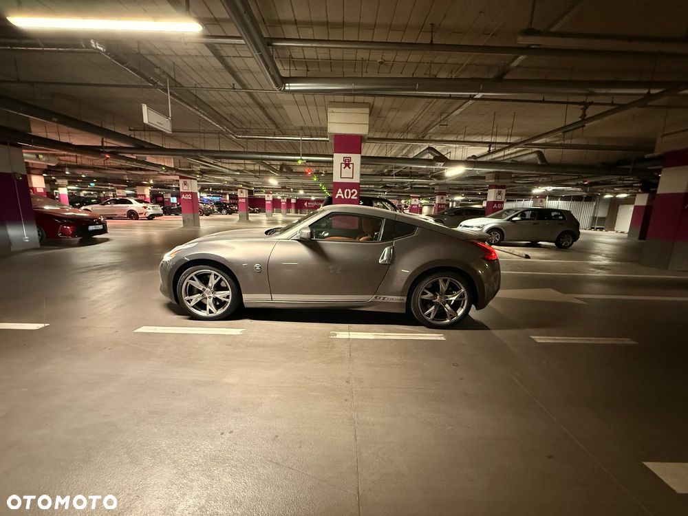 Nissan 370 Z - 4