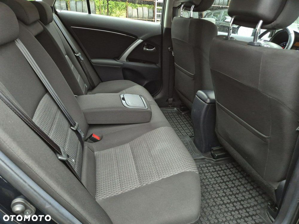 Toyota Avensis - 22