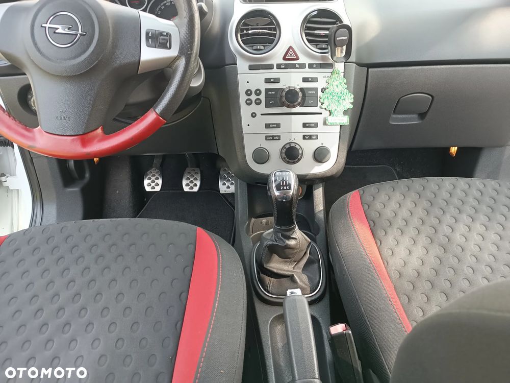 Opel Corsa 1.6 Turbo GSi - 23