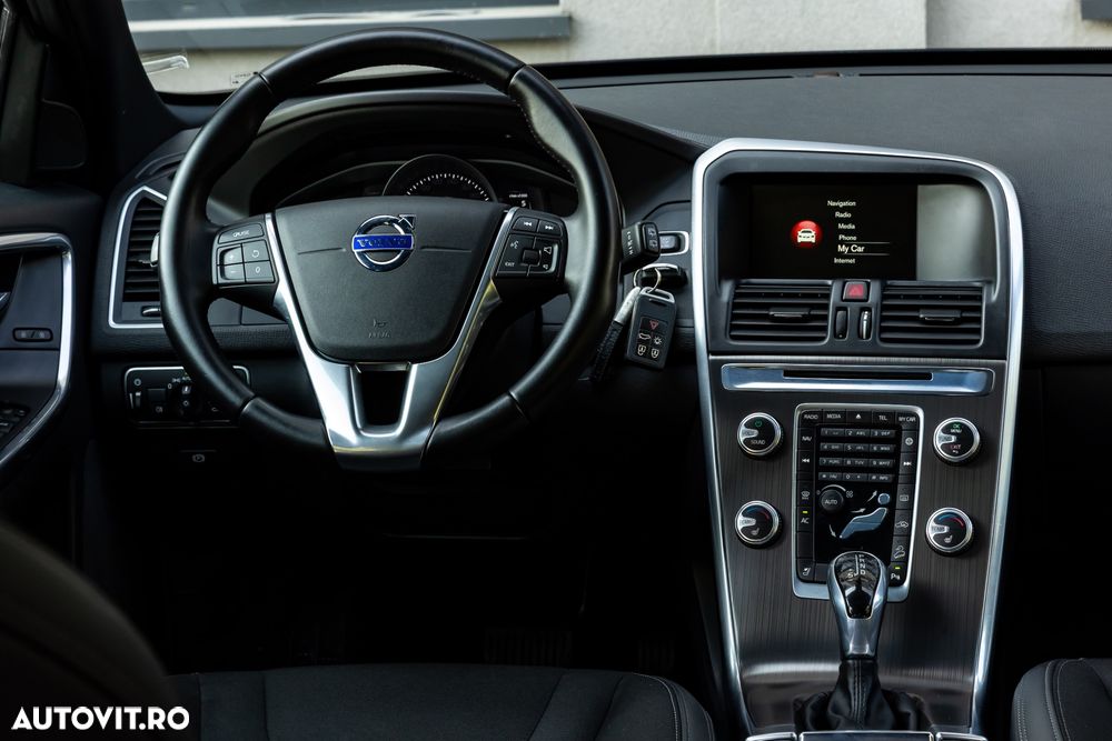 Volvo XC 60 D4 AWD Geartronic Summum - 24
