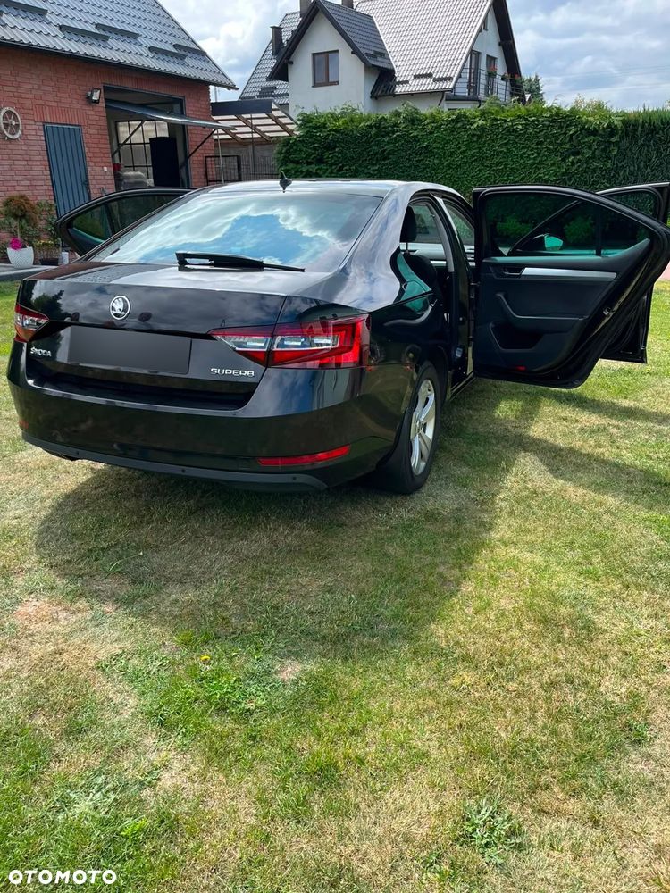 Skoda Superb 2.0 TDI DSG Style - 8