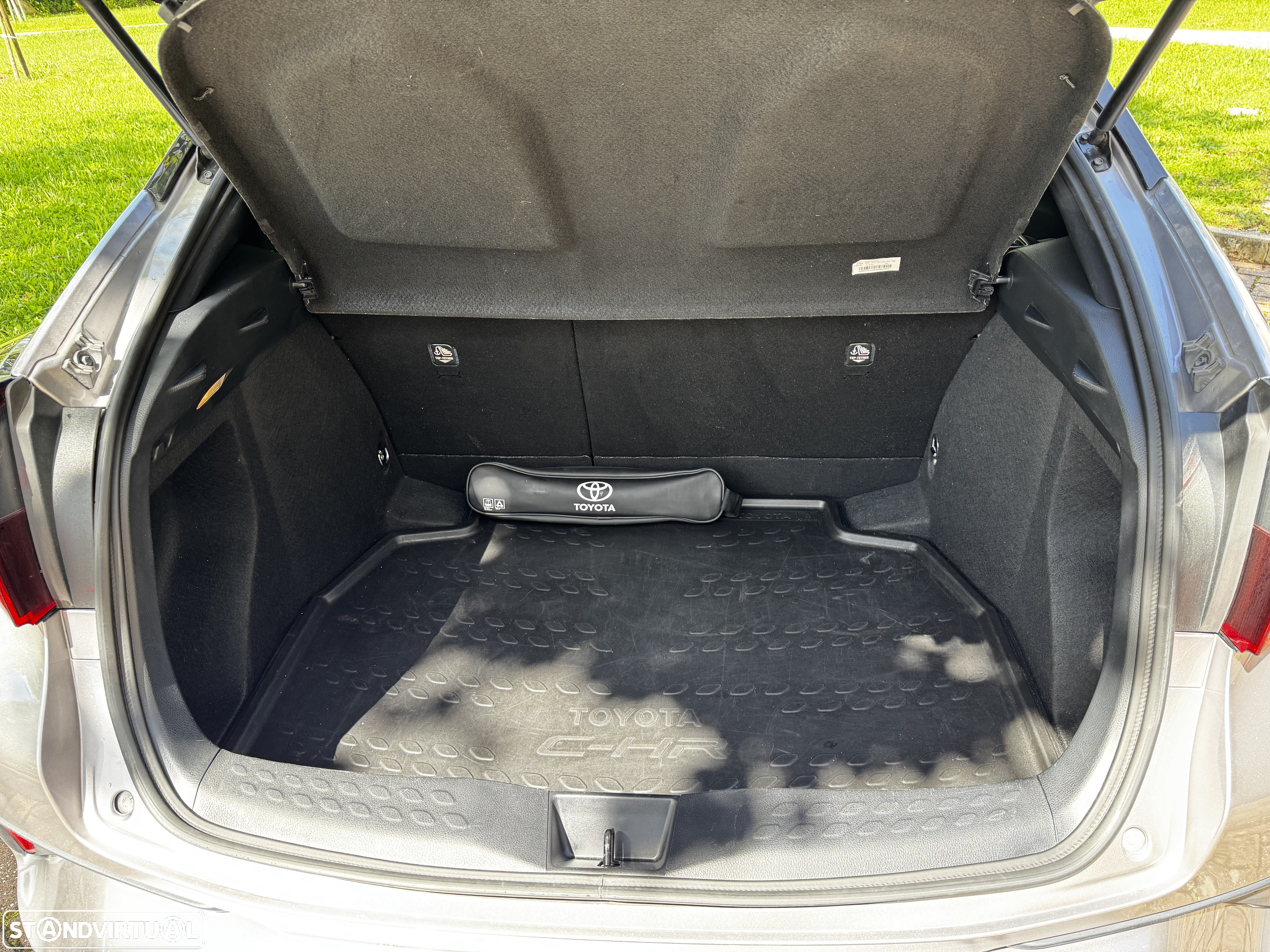 Toyota C-HR 1.8 Hybrid Square Collection - 25