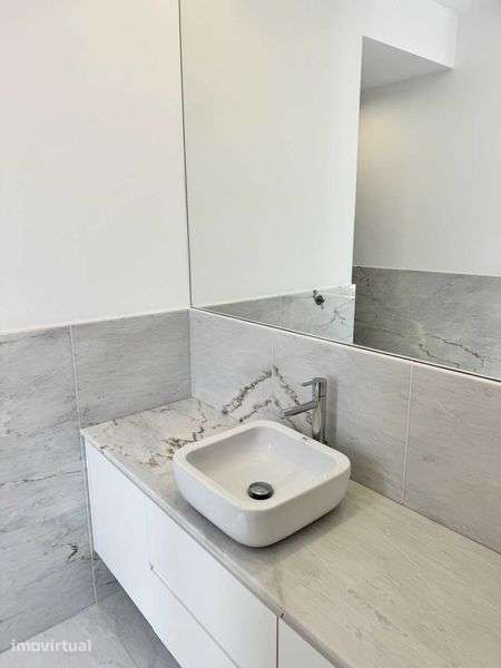 T2 Monte Estoril Remodelado / Renovated — Próximo do Oceano - Grande imagem: 4/12