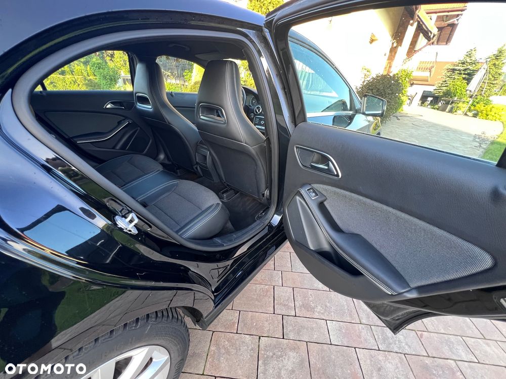 Mercedes-Benz Klasa A 180 BlueEfficiency Edition - 13