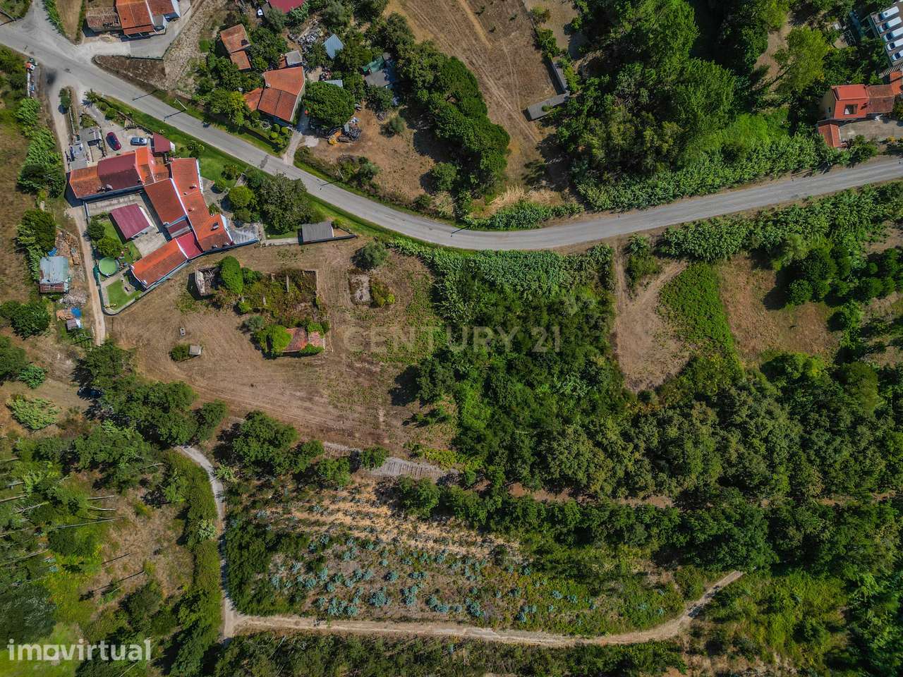 Conjunto de terrenos com cerca de 1.690 m² e potencial construtivo em - Grande imagem: 5/9