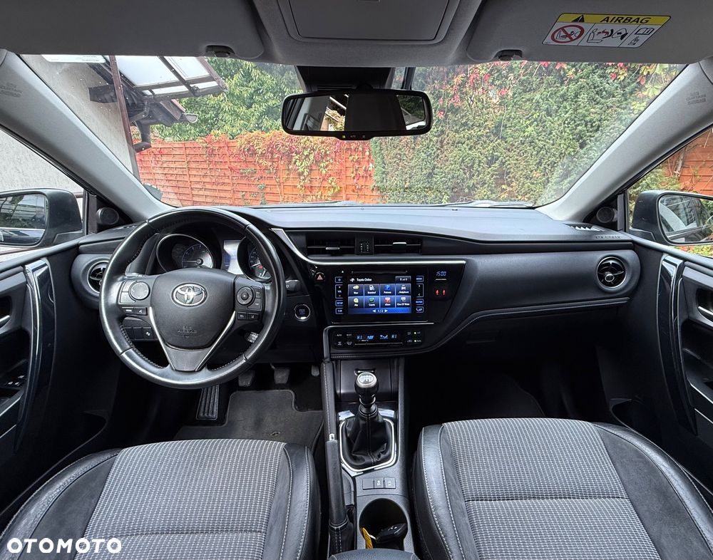 Toyota Auris 1.2 T Selection - 11