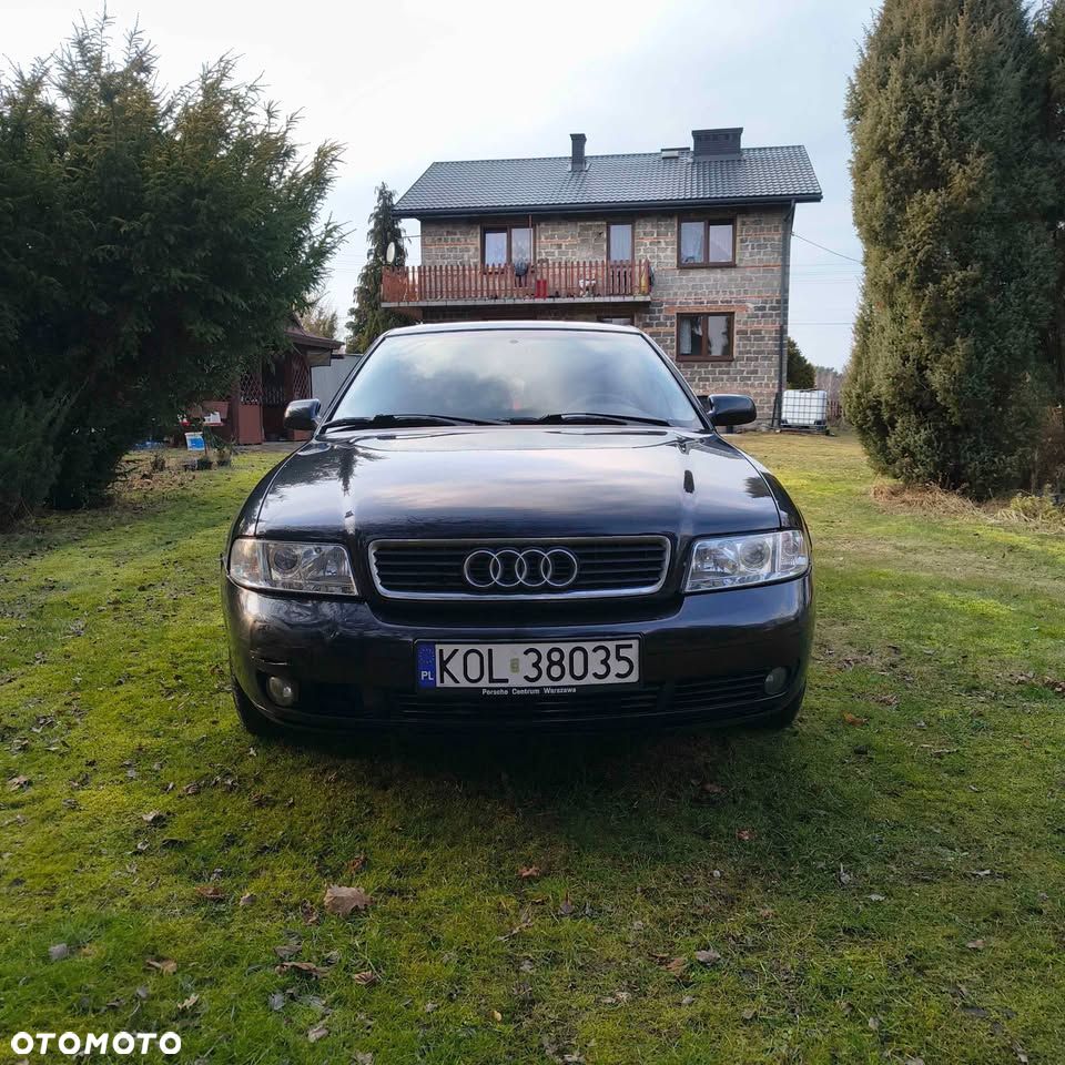 Audi A4 Limousine - 1
