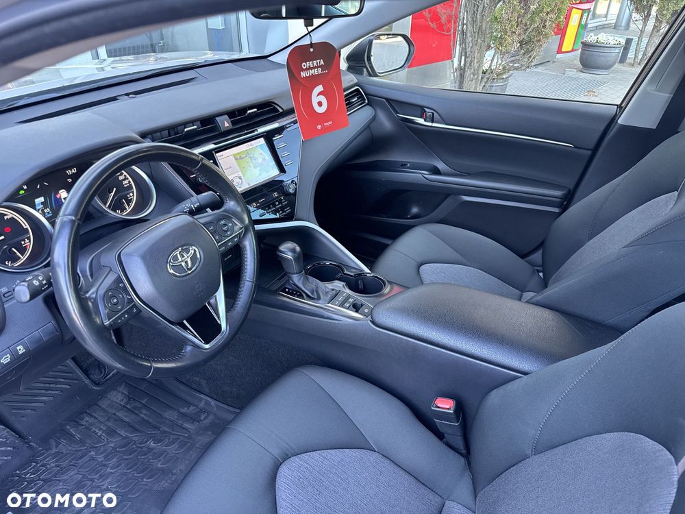 Toyota Camry 2.5 Hybrid Comfort CVT - 12