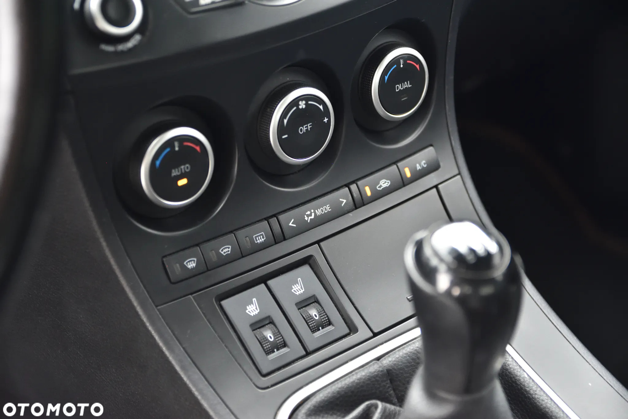 Mazda 3 1.6 Exclusive + - 30
