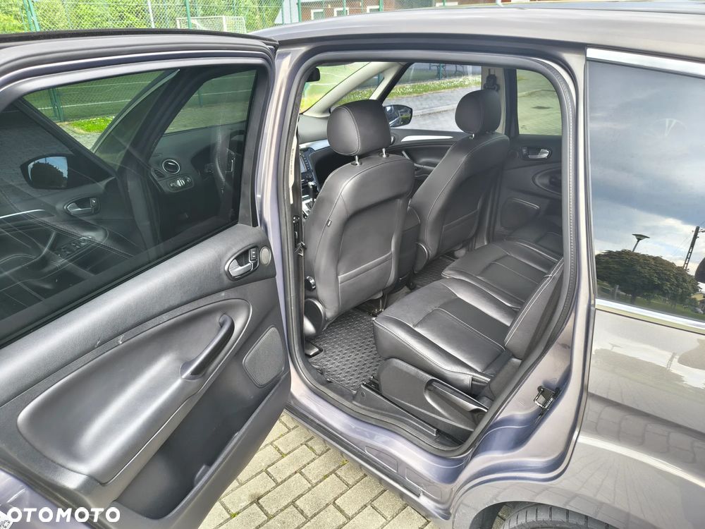 Ford S-Max - 32