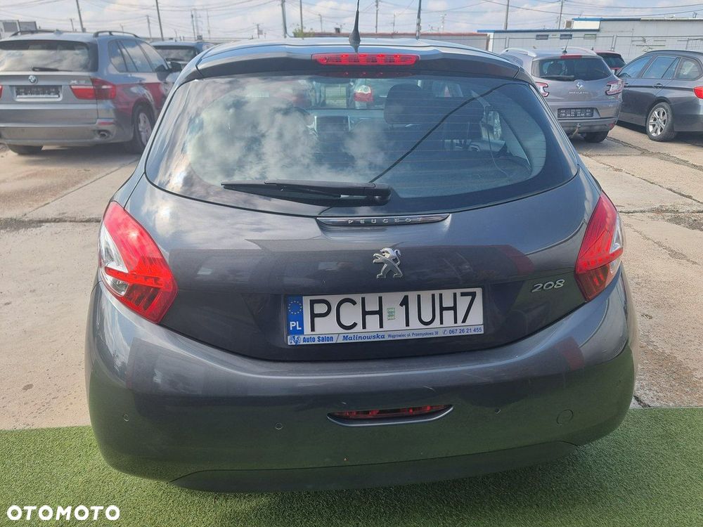 Peugeot 208 - 6