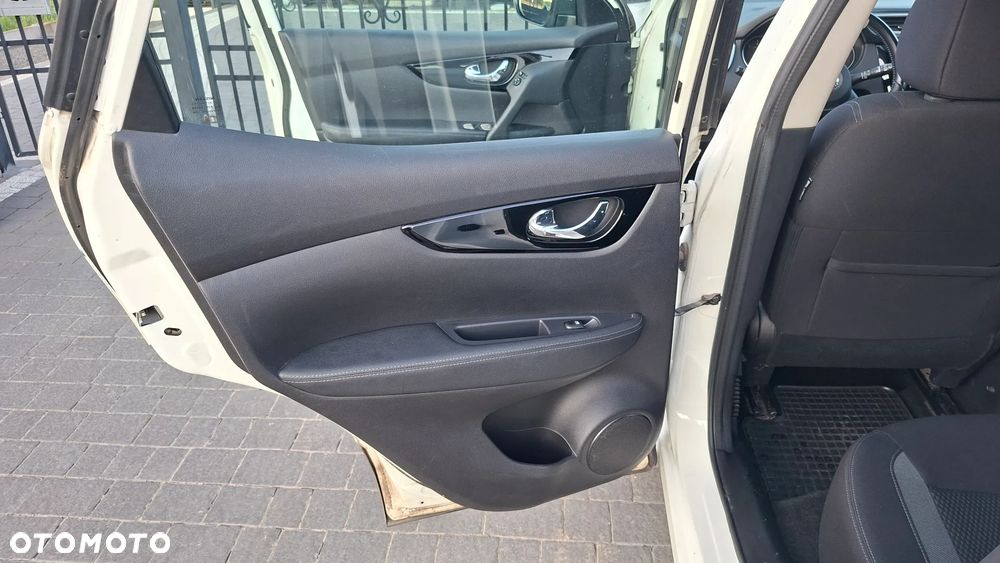 Nissan Qashqai 1.3 DIG-T Acenta - 16