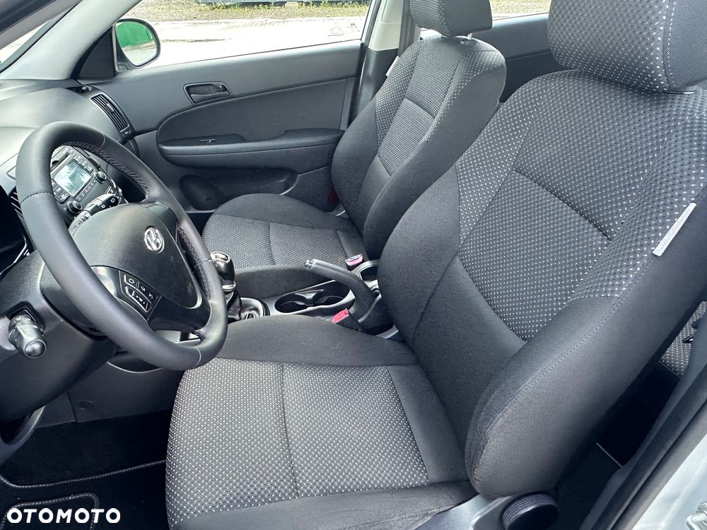 Hyundai i30 1.4 Base + - 36