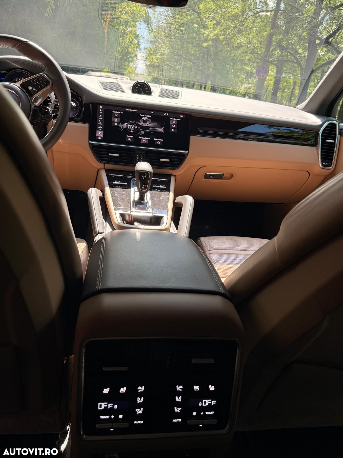 Porsche Cayenne Standard - 12