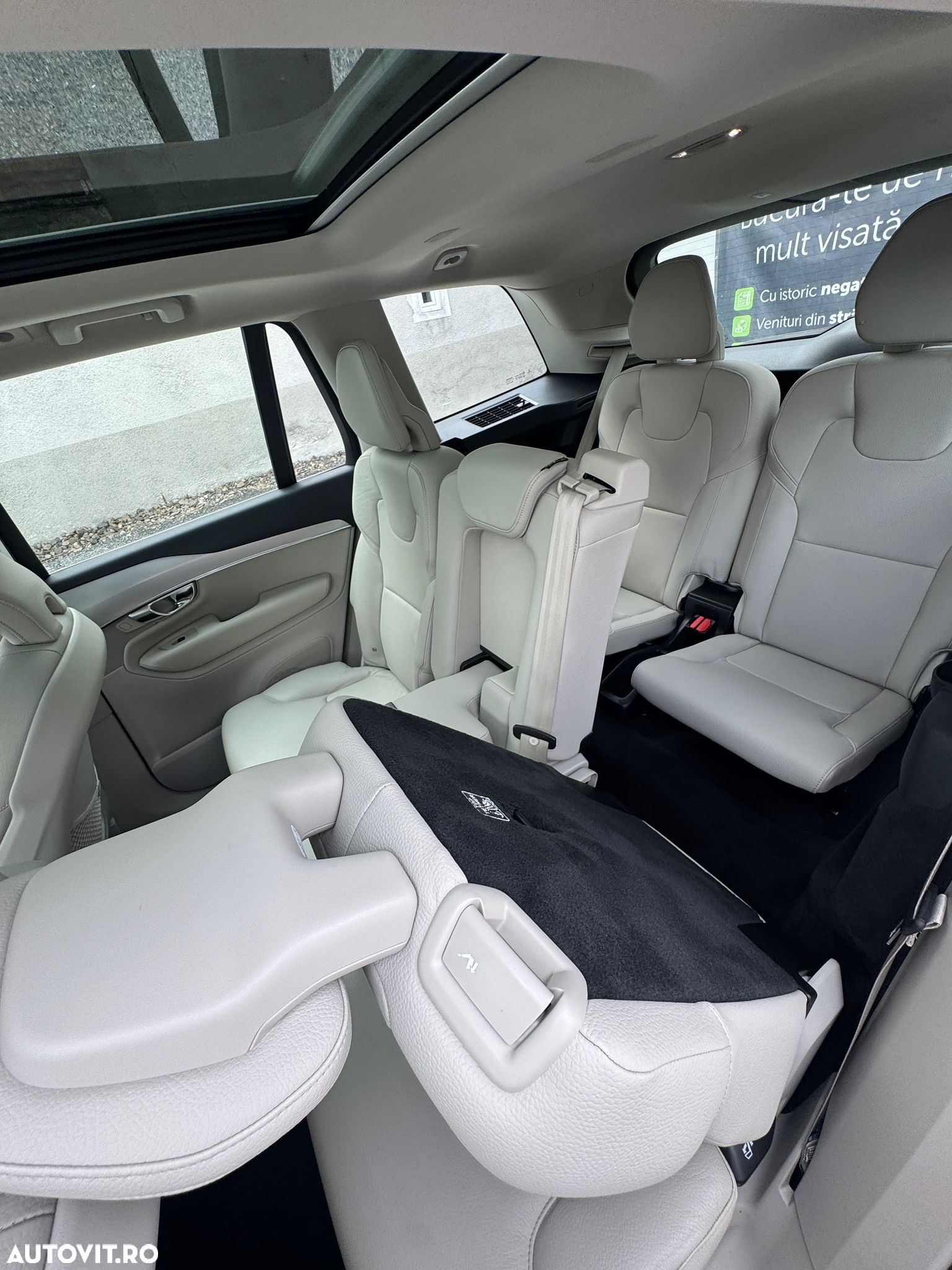 Volvo XC 90 - 9