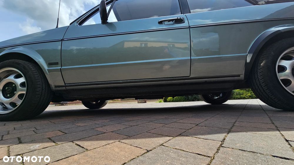 Volkswagen Golf 1.6 / 1.6 C - 11