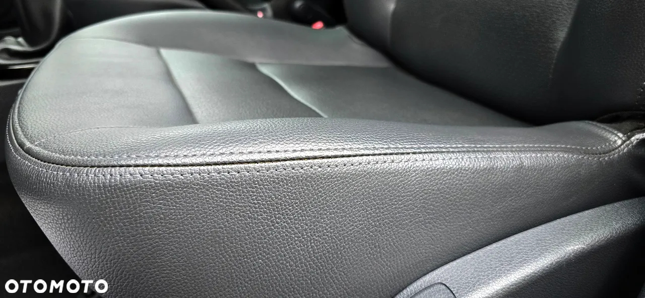 Dacia Duster 1.6 Laureate - 9