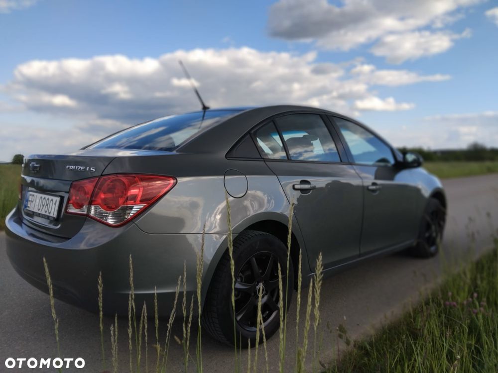 Chevrolet Cruze 1.8 LT - 8