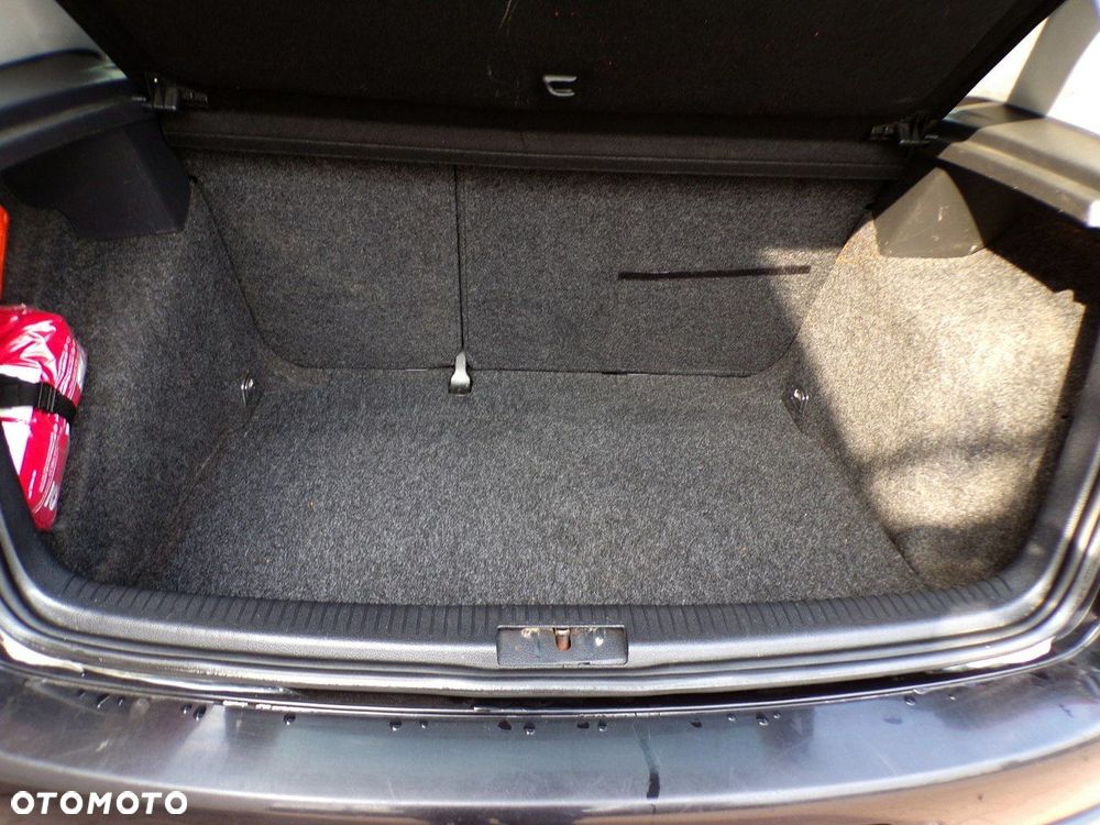 Volkswagen Golf - 29