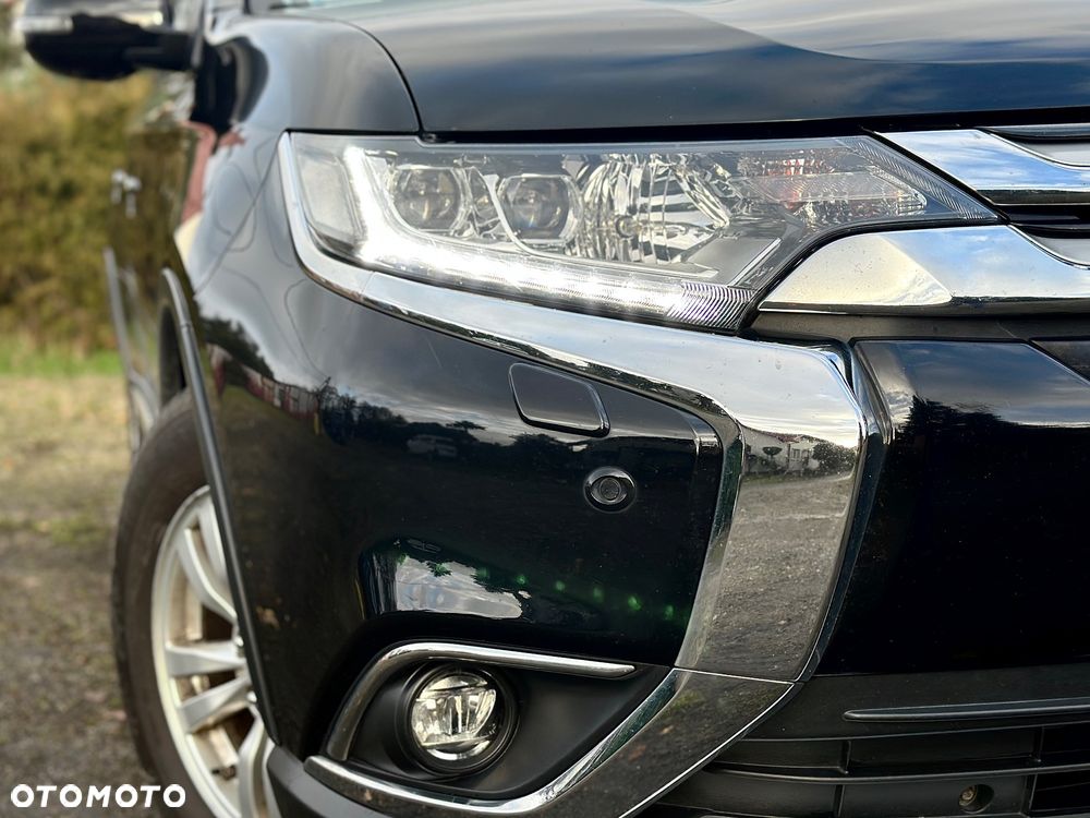 Mitsubishi Outlander 2.0 Instyle Navi 4WD CVT - 13