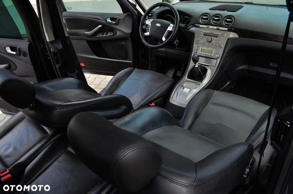 Ford Galaxy 2.0 TDCi Ghia - 30