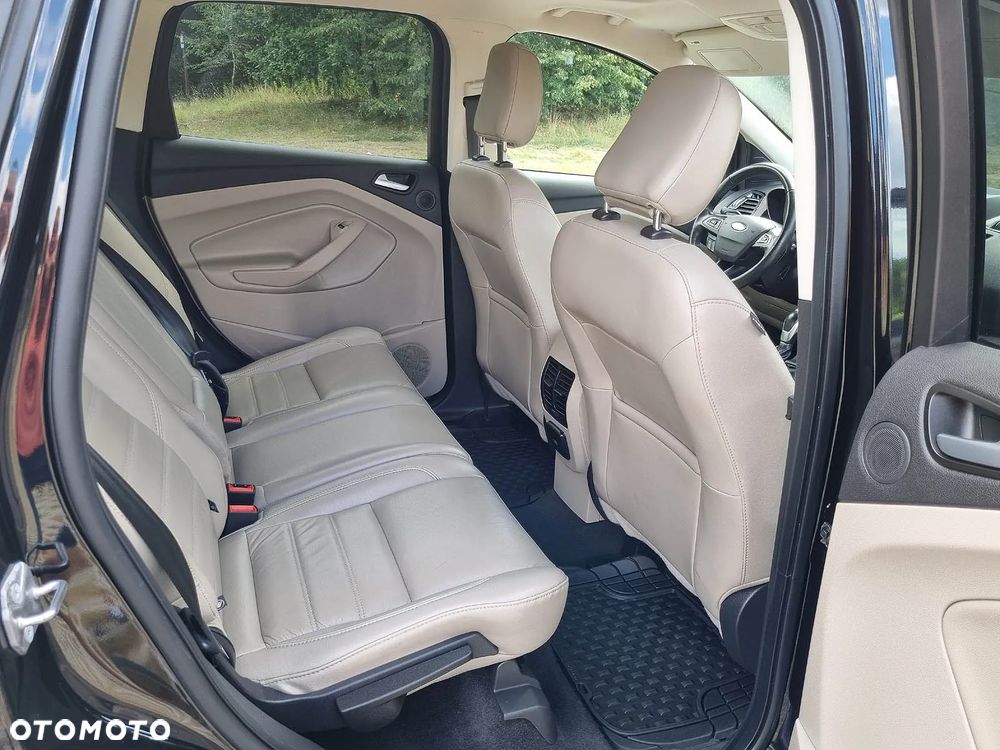 Ford Escape 2.0 EcoBoost AWD Titanium - 16
