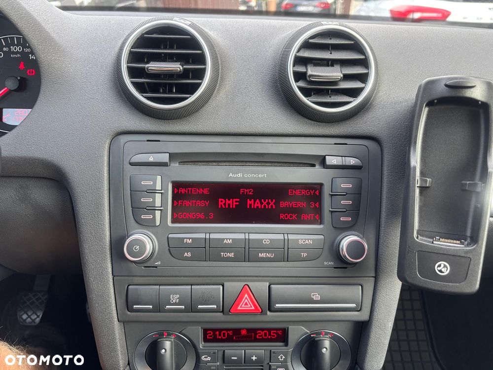 Audi A3 3-drzwiowe 1.6 Ambition - 15