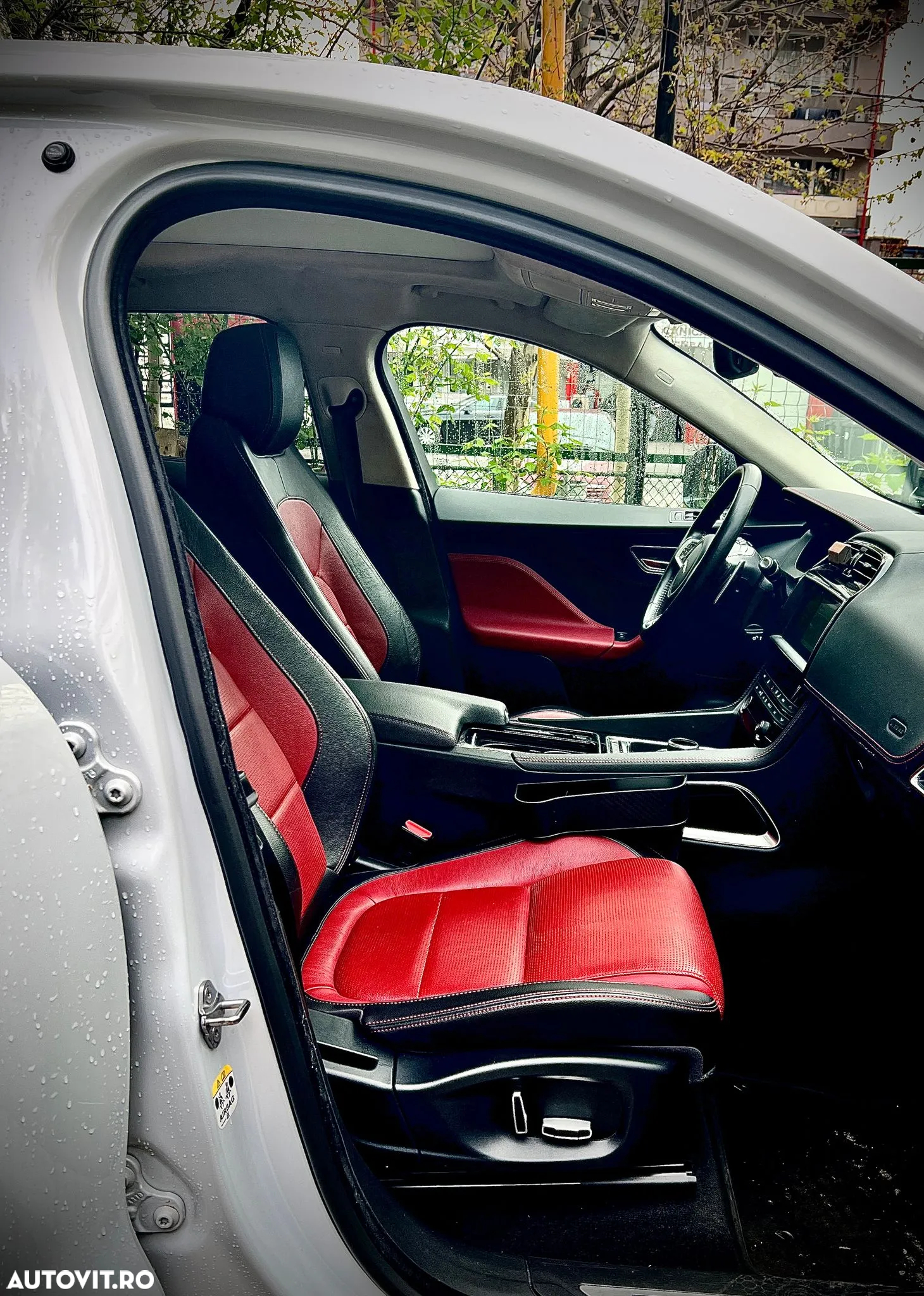 Jaguar F-Pace 20d AWD R-Sport - 22