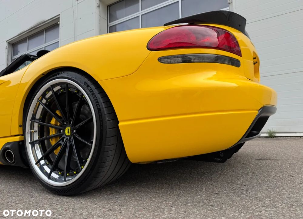 Dodge Viper - 8