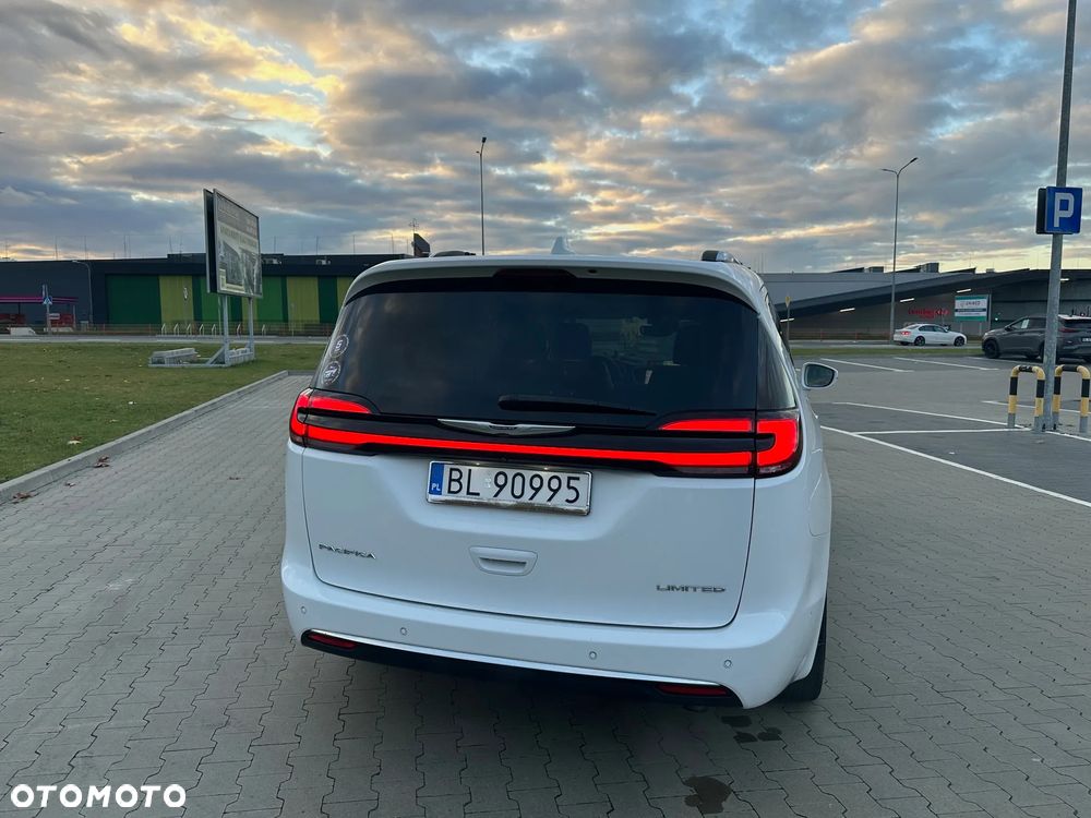 Chrysler Pacifica - 23