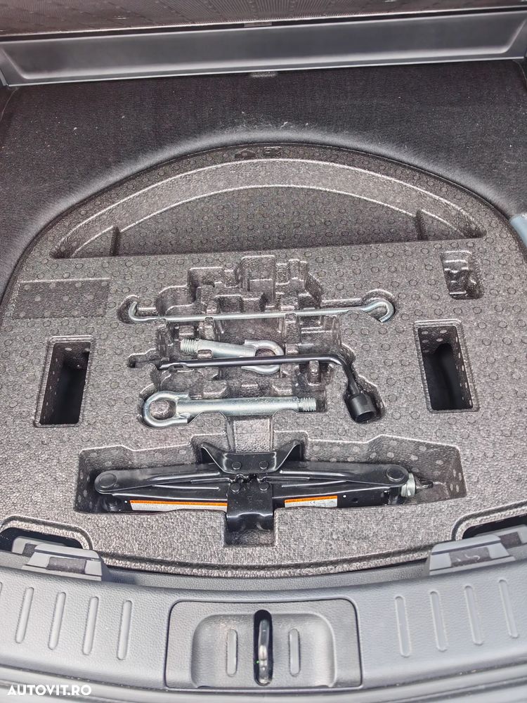 Toyota Corolla 1.8 HSD Business - 16