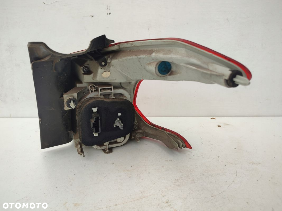 Lampa lewy tył w błotnik PEUGEOT 2008 I 13-16 EUROPA ORYGINAŁ - 4