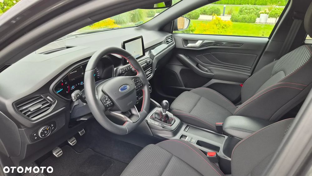 Ford Focus 1.0 EcoBoost Hybrid ST-LINE DESIGN - 15