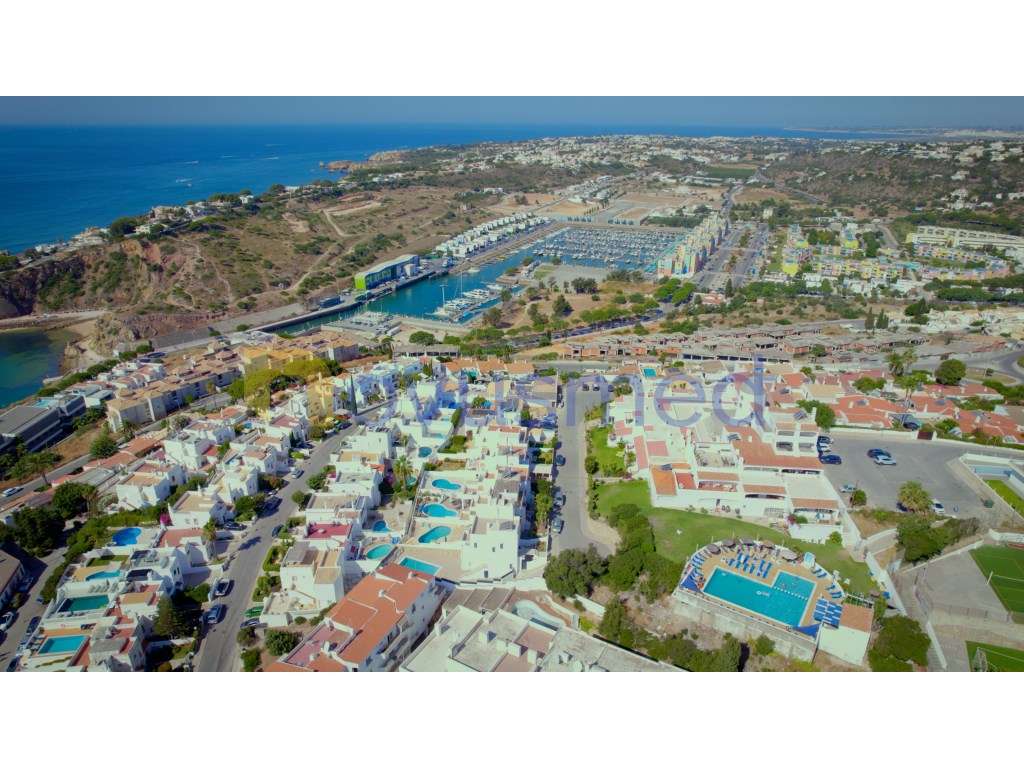 Moradia renovada com piscina e vistas panorâmicas sobre Albufeira e... - Grande imagem: 5/60