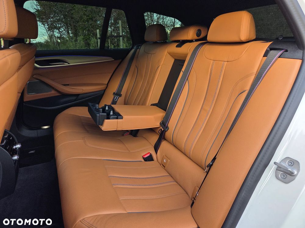 BMW Seria 5 540d xDrive mHEV M Sport sport - 35